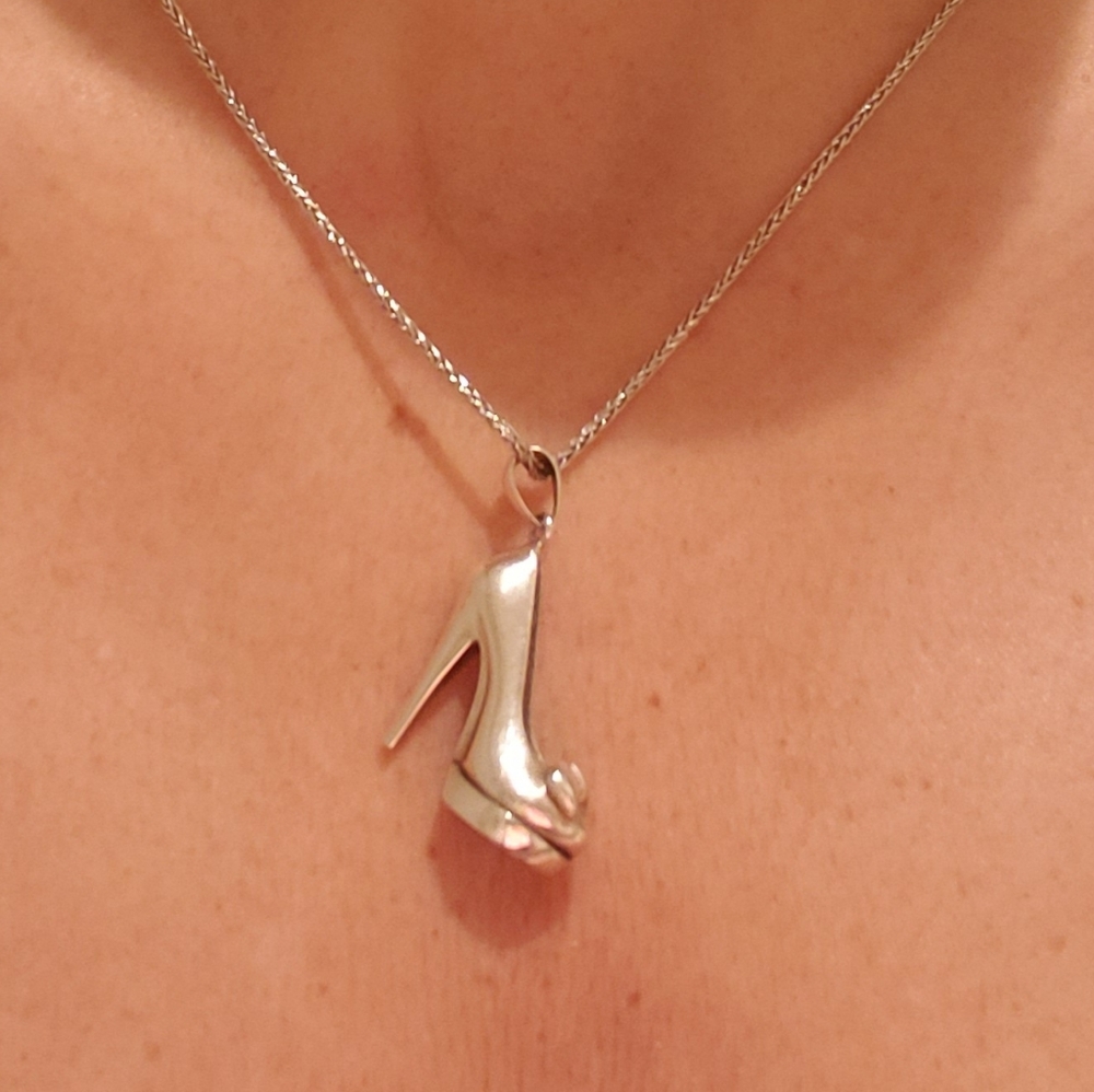 9.25 silver shoe pendant